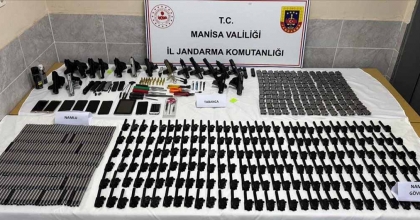 JANDARMADAN SİLAH KAÇAKÇILARINA DARBE