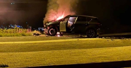 KAZA YAPAN ARAÇ ALEV ALDI