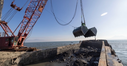KÖRFEZDEN 60 BİN TON ÇAMUR ÇIKARILDI