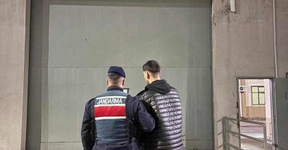 MANİSA'DA ARANAN ŞAHIS JANDARMA TARAFINDAN YAKALANDI