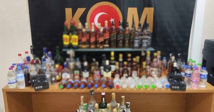 MANİSA’DA 62 LİTRE GÜMRÜK KAÇAĞI ALKOL ELE GEÇİRİLDİ