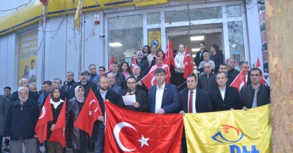 MANİSA'DA PTT ÇALIŞANLARINDAN DÜDÜKLÜ PROTESTO