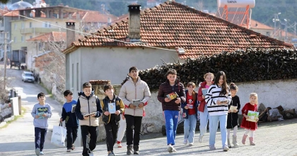 MUĞLA BÜYÜKŞEHİR’DEN KIRSALDAKİ ÇOCUKLARA KİTAP DESTEĞİ