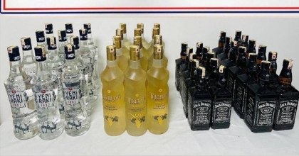ŞİŞELERCE KAÇAK ALKOL ELE GEÇİRİLDİ