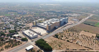 ŞEHİR HASTANESİ YOLUNUN 4,5 KM'Sİ TAMAMLANDI