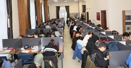 ŞEHZADELER BELEDİYESİ KÜTÜPHANESİ 2024'TE REKOR ZİYARETÇİ AĞIRLADI
