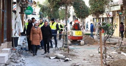 SELÇUK’TA ÇARŞI İÇİ ÇALIŞMALAR HIZ KESMEDEN DEVAM EDİYOR
