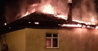 TAVŞANLI'DA MÜSTAKİL EV YANARAK KÜL OLDU