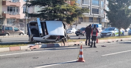 TAVŞANLI'DA TIR İLE OTOMOBİL ÇARPIŞTI: 3 YARALI