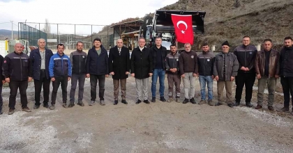 TAVŞANLI İLÇESİNE KONTEYNERLER VE YENİ KEPÇE TESLİM EDİLDİ