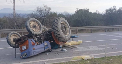 TRAKTÖRLE OTOMOBİL ÇARPIŞTI: 1 AĞIR YARALI