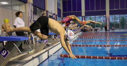 TÜRK DEVLETLERİ TEŞKİLATI YÜZME YARIŞLARI DÜZENLENDİ