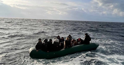 TÜRK KARASULARINA GERİ İTİLEN 27 DÜZENSİZ GÖÇMEN KURTARILDI