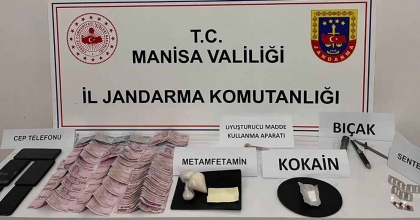ÜST VE ARAÇ ARAMASINDA UYUŞTURUCU MADDELER ELE GEÇİRİLDİ