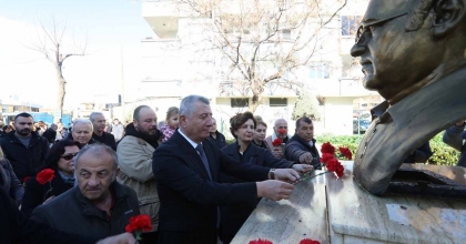 UĞUR MUMCU GÜZELBAHÇE'DE ANILDI