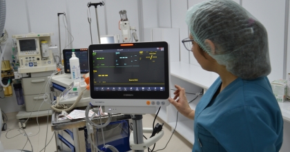 UŞAK EĞİTİM VE ARAŞTIRMA HASTANESİ'NDE ANJİYO ÜNİTESİ HİZMETE AÇILDI