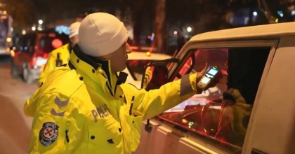 YENİ YILDA ALKOLLÜ ARAÇ KULLANANLARA CEZA YAĞDI