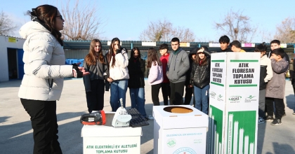 ATIK GETİRME MERKEZİ ÖĞRENCİLERİ AĞIRLIYOR