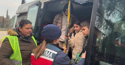  AYDIN’DA JANDARMA EKİPLERİNDEN OKUL ÖNÜ DENETİMİ