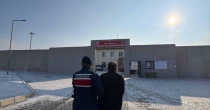 AFYONKARAHİSAR’DA KAÇAK ŞAHIS YAKALANDI
