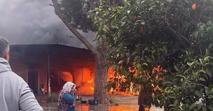 ARI ÜRÜNLERİ DEPOSUNDA YANGIN