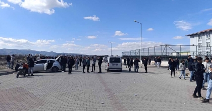 ASILSIZ İHBAR İKİ OKULDA KAOSA NEDEN OLDU