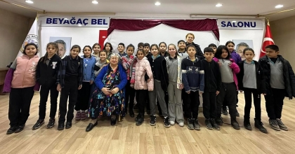 BEYAĞAÇ'TA ÇOCUKLAR TİYATROYLA EĞLENDİ