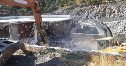 BODRUM'DA KAÇAK YAPILARLA MÜCADELE DEVAM EDİYOR