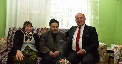 BAŞKAN KAYA'DAN 100. YAŞ SÜRPRİZİ