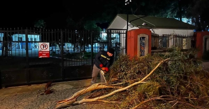 BODRUM'DA BELEDİYE EKİPLERİ OLUMSUZLUKLARA KARŞI NÖBETTE