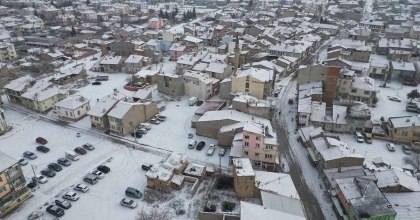 BOLVADİN KAR YAĞIŞI SONRASI BEYAZA BÜRÜNDÜ