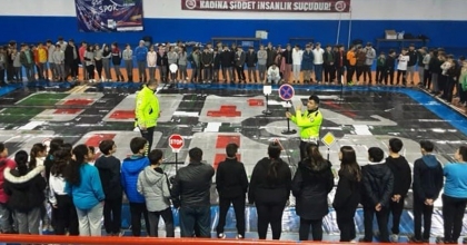 ÇOCUKLARA TRAFİK BİLİNCİ AŞILANIYOR