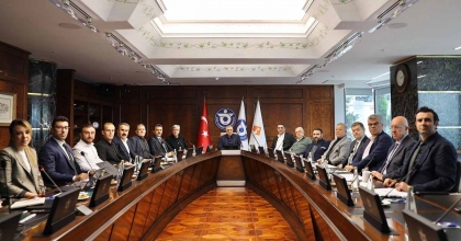 DİKİLİ'DE, AVRUPA'NIN EN BÜYÜK JEOTERMAL SERA KÜMELENMESİ YÜKSELİYOR