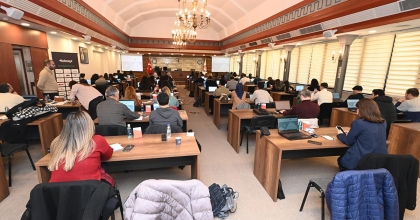 E-TİCARET EĞİTİMİNE YOĞUN İLGİ