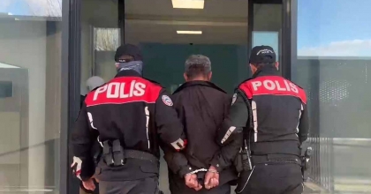 HAKKINDA HAPİS KARARI BULUNAN ÇOCUK İSTİSMARCISI YAKALANDI