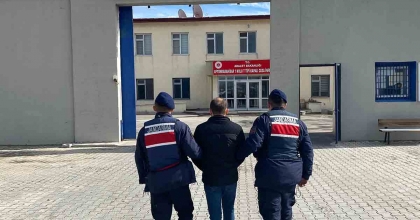HAPİS CEZASI İLE ARANAN ŞAHSI JANDARMA YAKALADI