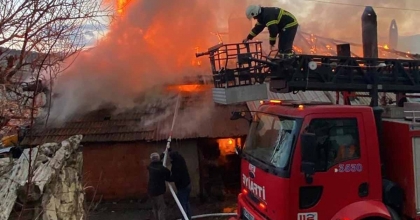 HİSARCIK’TA KORKUTAN YANGIN