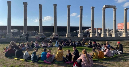 İZMİRLİ ÇOCUKLAR, YARIYIL TATİLİNDE EĞLENEREK ÖĞRENDİ