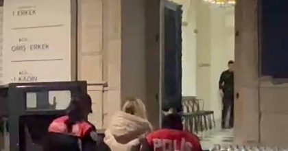 İZMİR’DE 35 YIL HAPİSLE ARANAN DOLANDIRICI YAKALANDI