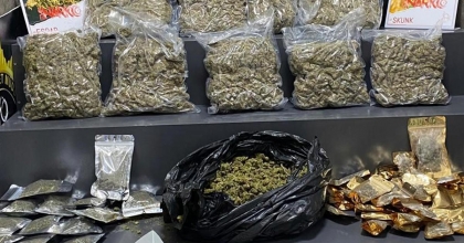 İZMİR'DE İKİ UYUŞTURUCU OPERASYONUNDA 3 TUTUKLAMA