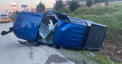 İZMİR'DE KORKUNÇ KAZA KAMERADA: 1 ÖLÜ, 1 AĞIR YARALI