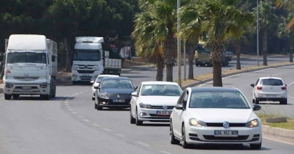 İZMİR'DE TRAFİĞE KAYITLI ARAÇ SAYISI 2 MİLYONA YAKLAŞTI