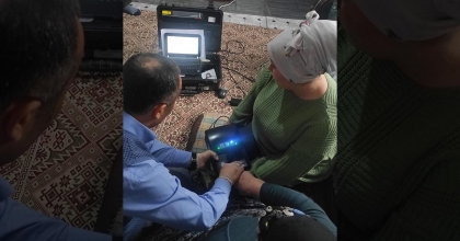 KİMLİK YENİLEME İŞLEMİ İÇİN VATANDAŞIN EVİNE GİTTİLER