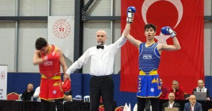 KUNG FU ŞAMPİYONASINDA ALTIN