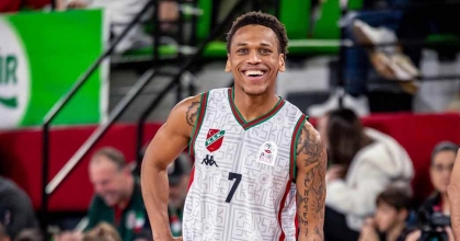 KARŞIYAKA’DAN AYRILAN RUSSELL, TAYVAN’A GİTTİ