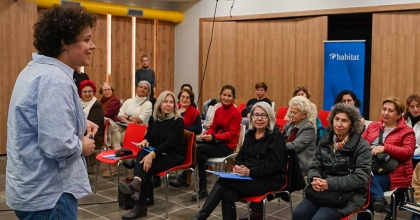 KUŞADASI BELEDİYESİ'NDEN KADINLARA İNTERNET VE TEKNOLOJİ EĞİTİMİ