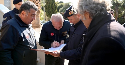 KUŞADASI SAHİL ŞERİDİNDE 'TSUNAMİ' İNCELEMESİ