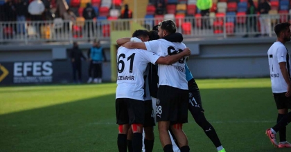 KUŞADASISPOR, BORNOVA 1877’Yİ 4 GOLLE GEÇTİ