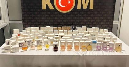 KÜTAHYA'DA 194 ADET GÜMRÜK KAÇAĞI PARFÜM ELE GEÇİRİLDİ