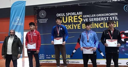 KÜTAHYALI GÜREŞÇİ SAİD ADA TÜRKİYE ŞAMPİYONU OLDU